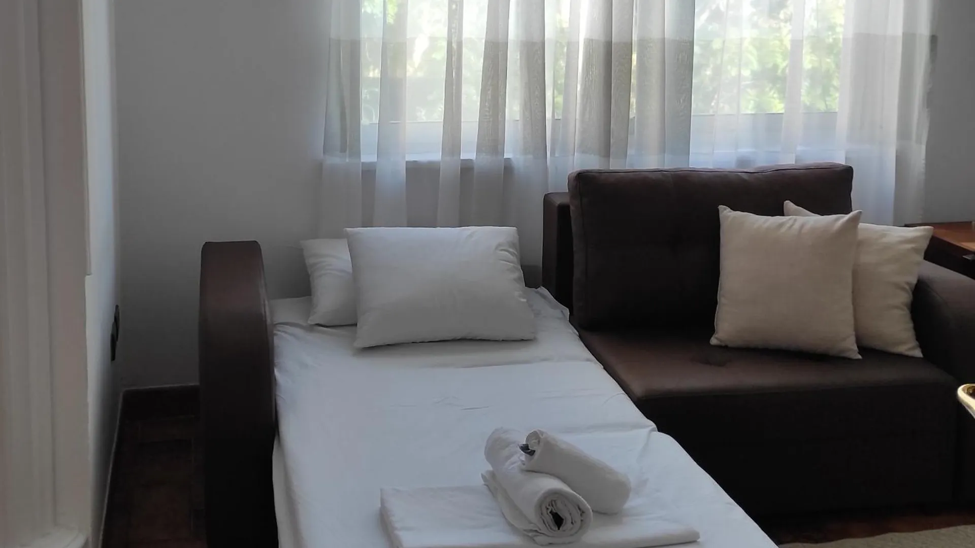 Tirana Center Rustic Retreat Διαμέρισμα 0*,